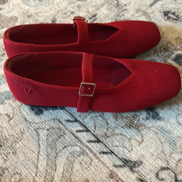 Viviana red Mary Jane’s size 38. Never worn. - Picture 2 of 3